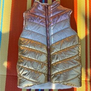 Iridescent Puffer Vest in Pink-Gold